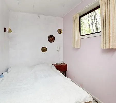 Three-bedroom Holiday In 4 Casa vacanze