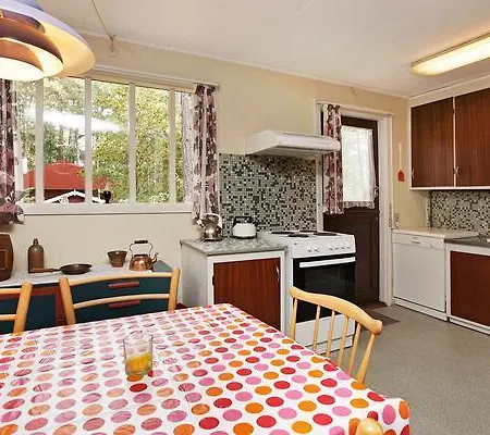 Three-bedroom Holiday In 4 *