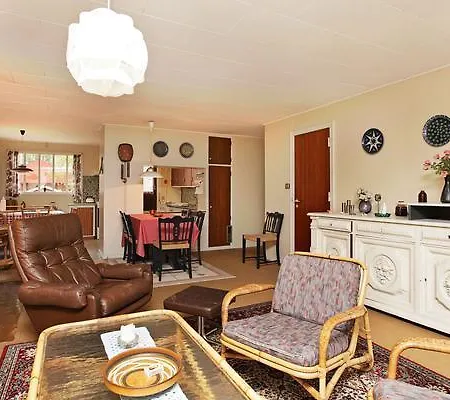 Three-bedroom Holiday In 4 Casa vacanze